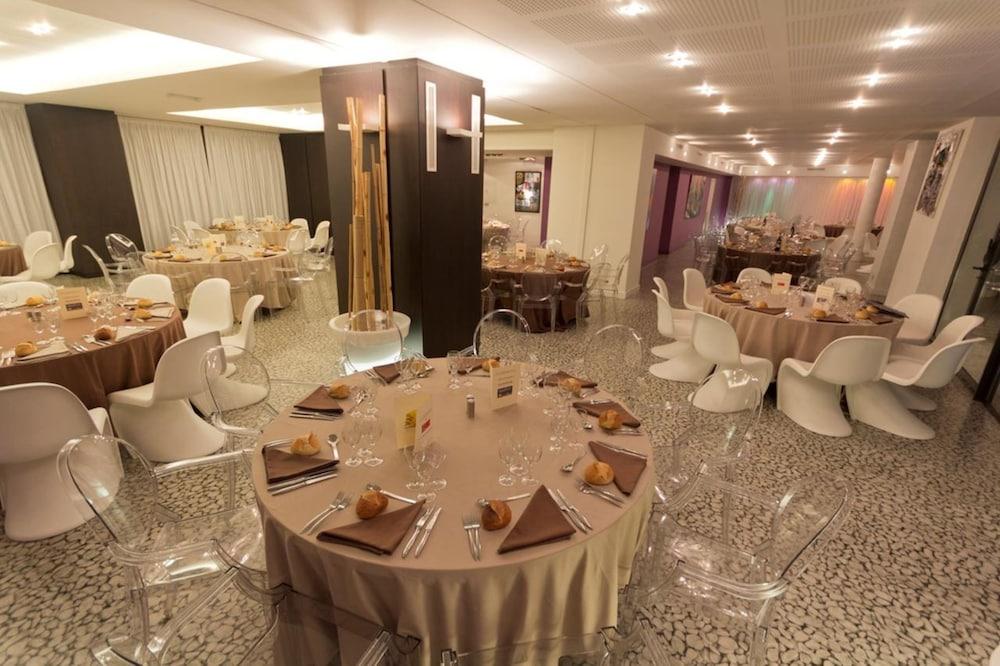 Le Rex Hotel Tarbes Exterior foto
